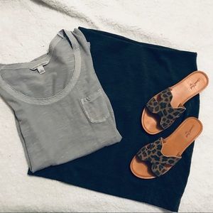 🔴4 for 25🔴Simply Vera Quilted Texture Gray Skirt
